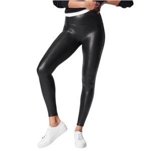 SPANX Ready To Wow Faux Leather Slimming
High Waist Leggings Black Size S